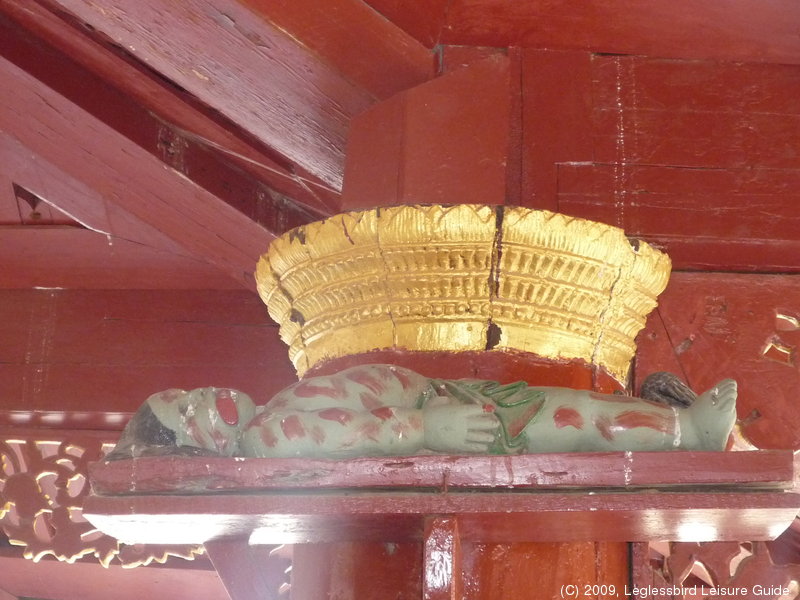 Shwezigon Paya04